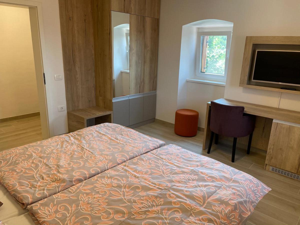 Villa Sanela Pobegi Екстериор снимка