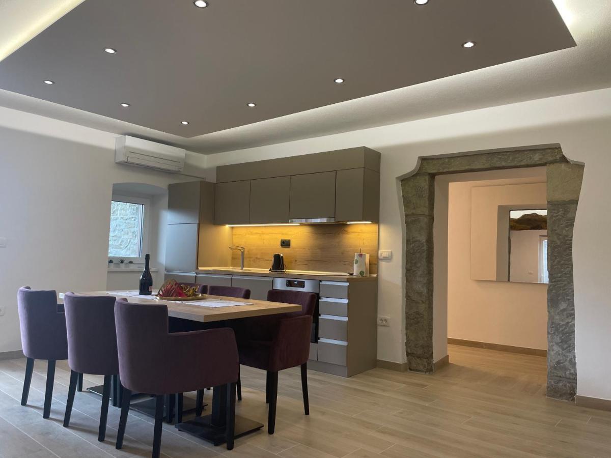 Villa Sanela Pobegi Екстериор снимка